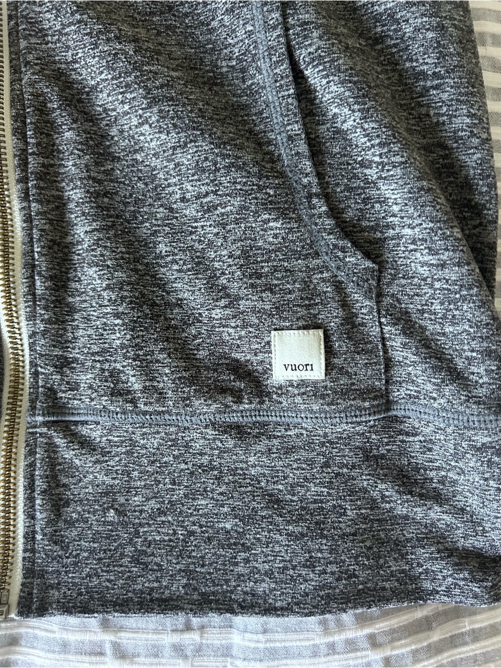 Vuori womens Grey zip up